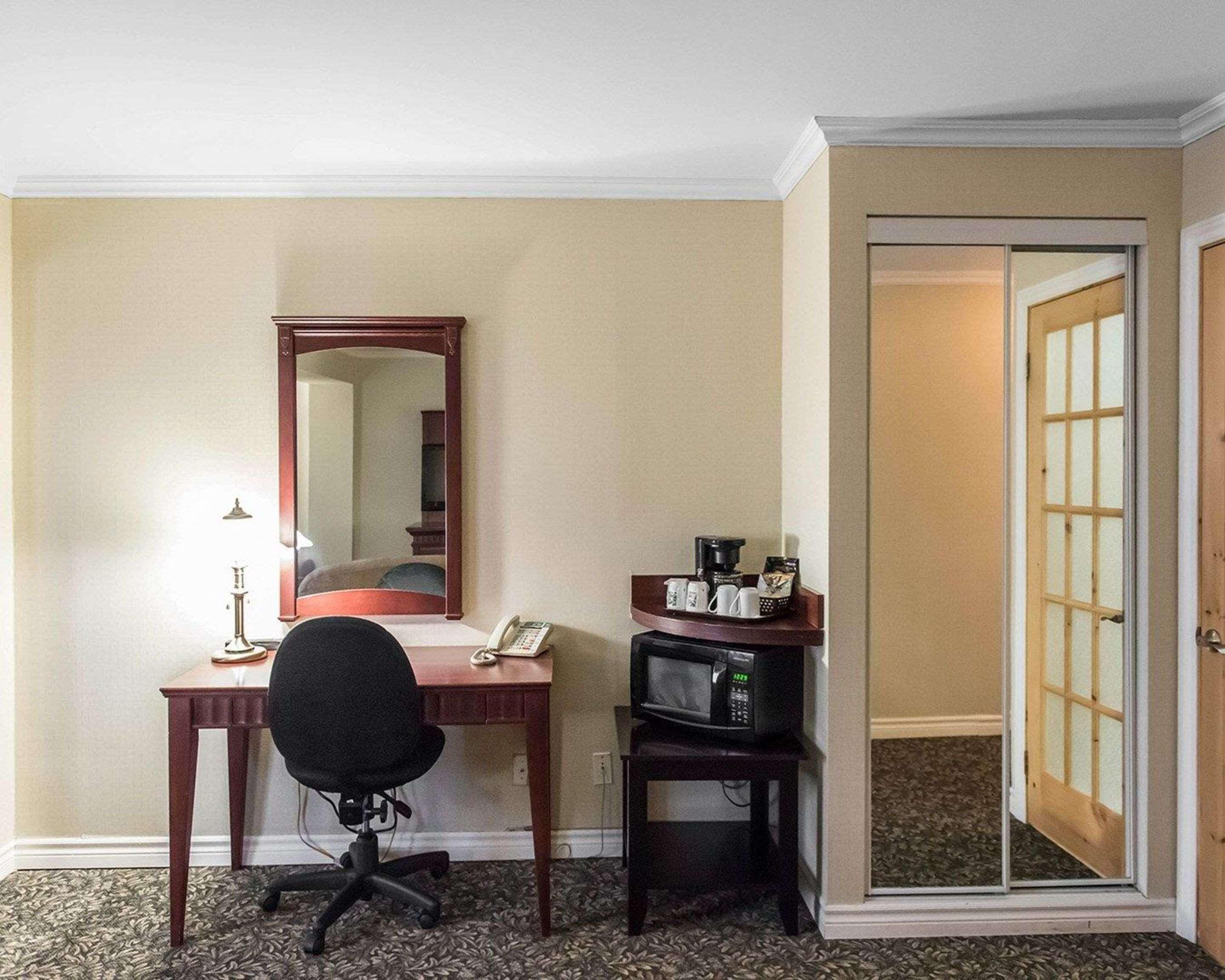 Quality Inn מונט-לורייה מראה חיצוני תמונה
