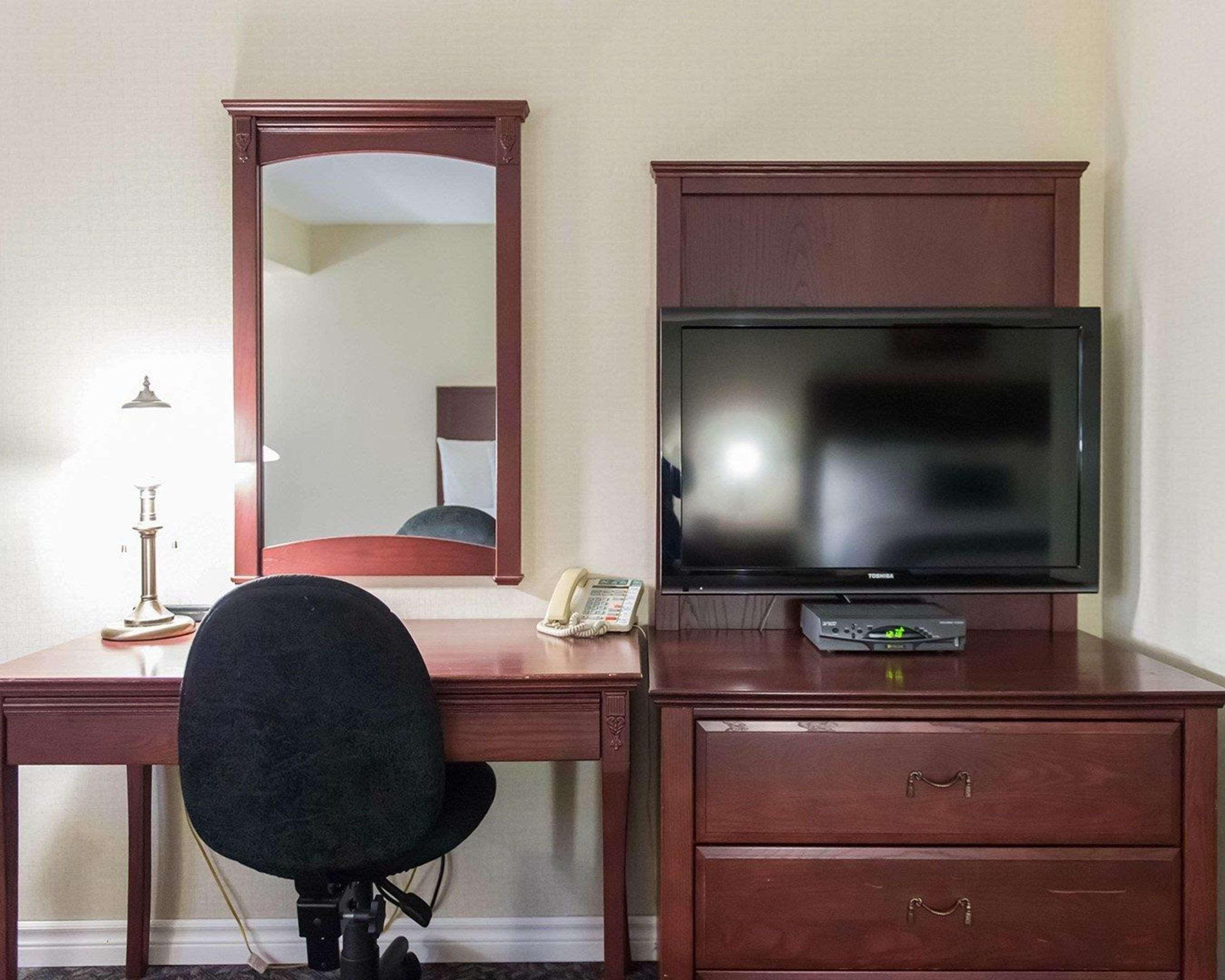 Quality Inn מונט-לורייה מראה חיצוני תמונה