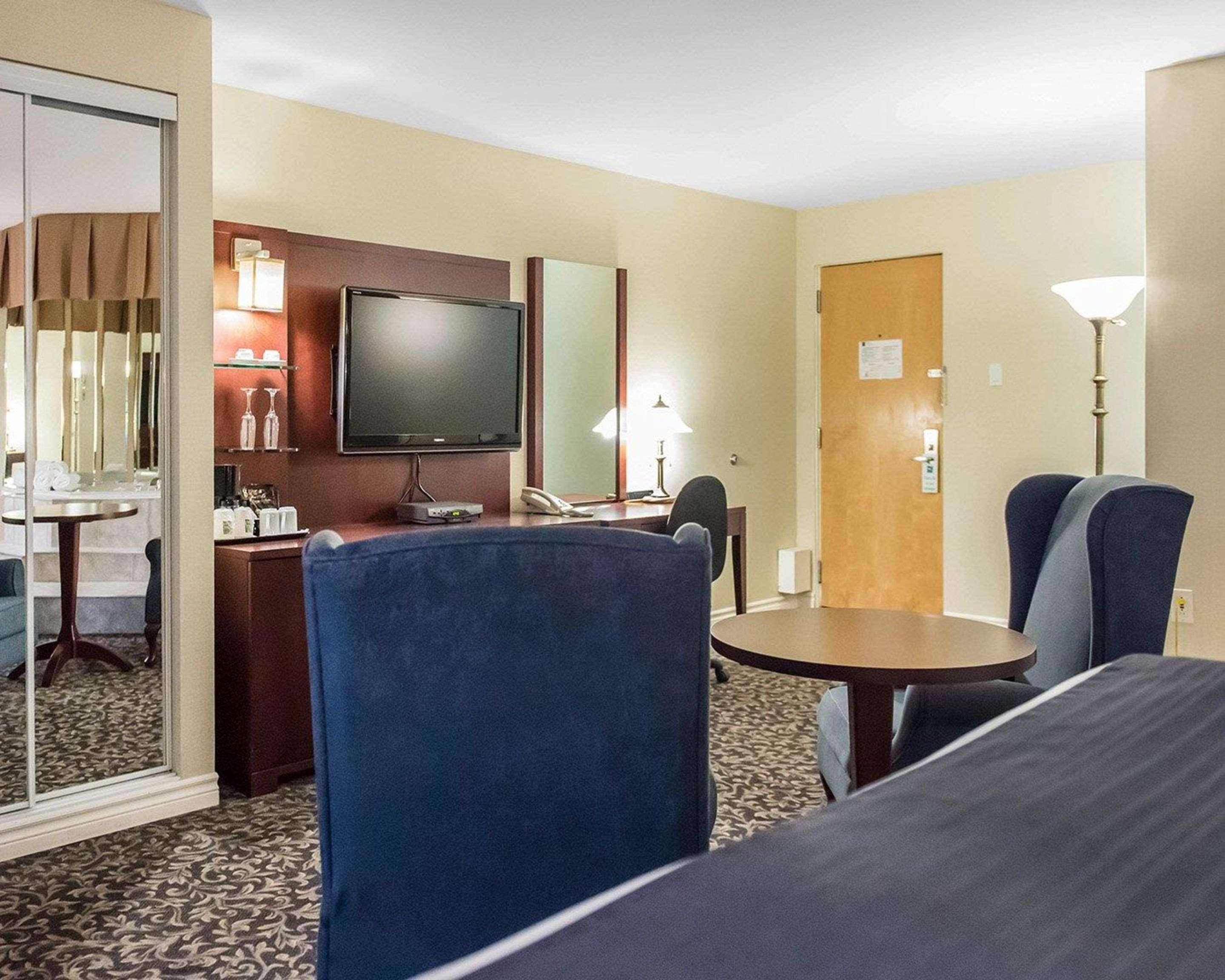 Quality Inn מונט-לורייה מראה חיצוני תמונה